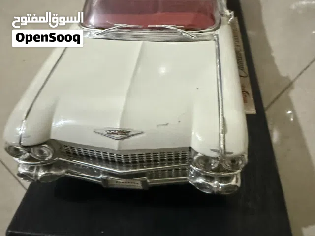 مجسم سياره حديد بالكرتون للبيع