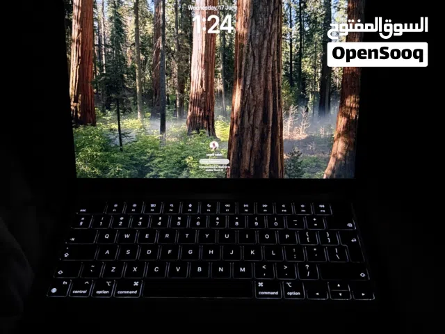 Macbook air للبيع و حط سعرك و خذه
