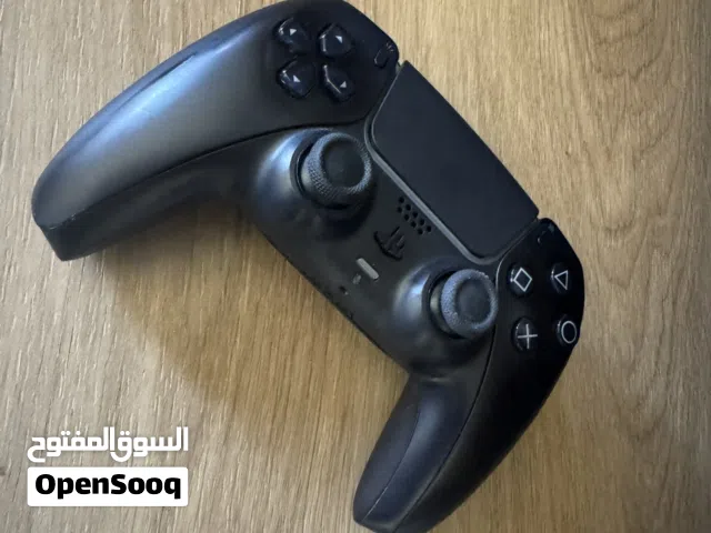 يد بلستيشن 5 وكاله