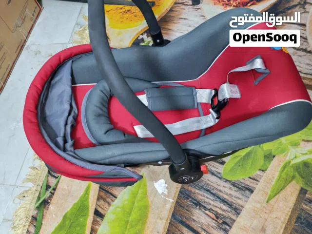 كرسي أطفال للسياره وعرباية أطفال للبيع