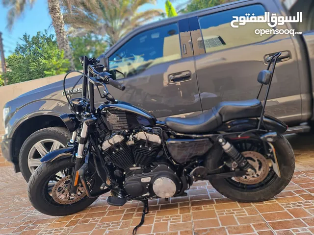 Harley Davidson 1200 Custom 2016 in Al Dakhiliya