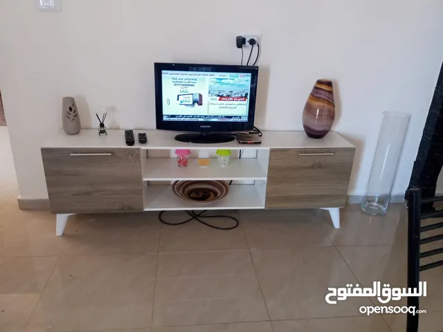 طقم طاولات مع شاشه 50