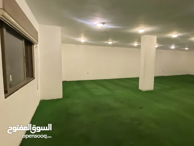 مستودع للايجار. ابو نصير حي الضياء