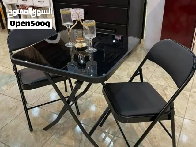 طاولة وكراسي... هاي راااحة + فخاااامة بقطعة وحدة بتفرديها بثواني... وبتسكريها بدون ما تاخد مساحة
