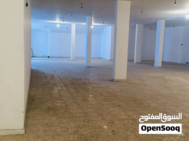مخزن للإيجار