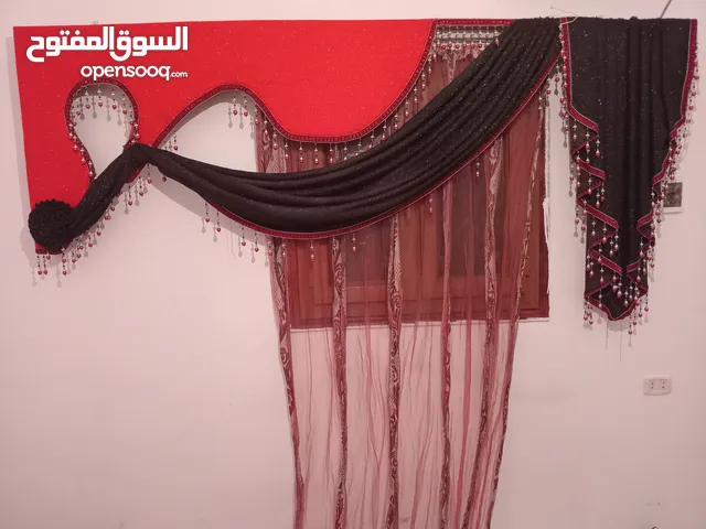 سجادة وستار مستعملة بحالة جيد جدا