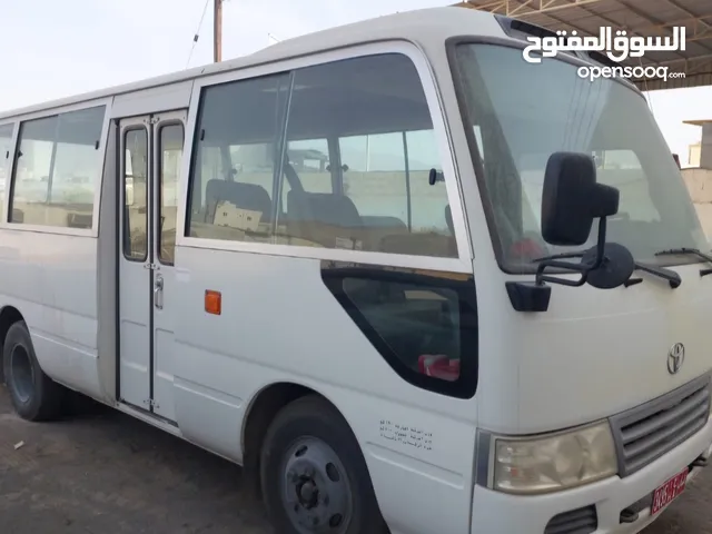 Bus - Van Toyota in Muscat