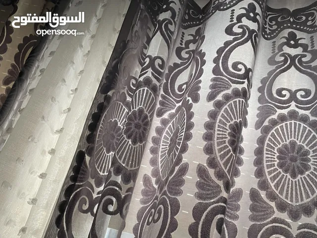 اغراض للبيع مكتب برداية وطاولة ووووو
