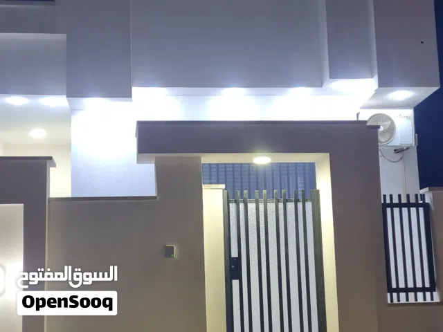 130 m2 3 Bedrooms Townhouse for Sale in Tripoli Al-Serraj