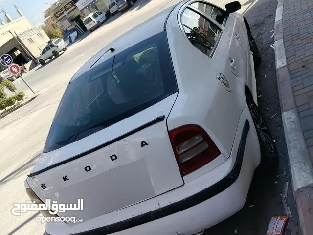 سكوديا اوكتافيا 2004