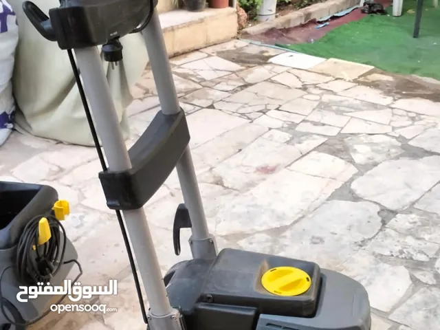 ماكينة تنظيف سجاد وجلي بلاط كارتشر المانية
