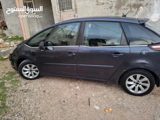 ستورين 2012 للبيع