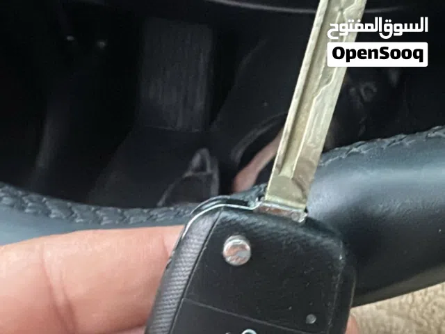 الهندسة للمفاتيح والأقفال وبرمجة المفاتيح وتصليح الأقفال وفتح السيارات ونسخ المفاتيح