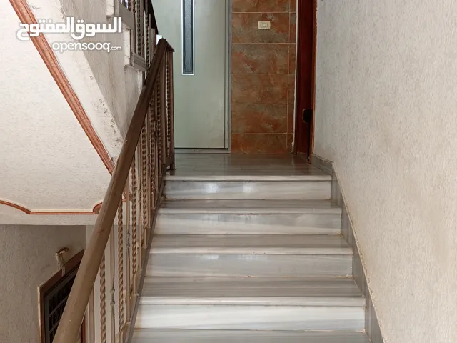 165 m2 5 Bedrooms Apartments for Sale in Amman Daheit Al Aqsa