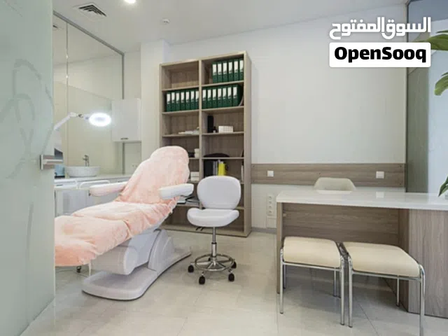 عيادة تخسيس وتجميل للبيع