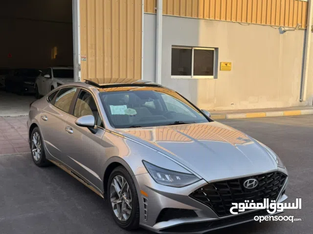 سوناتا 2021 بنوراما فل اوبشن بدون حوادث لون مميز وحاله مثاليه اوراق جمركيه جاهزه للتسجيل