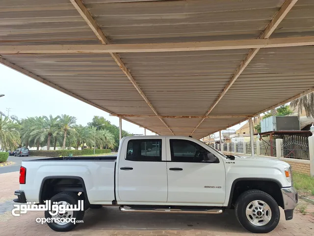 Used GMC Sierra in Kuwait City