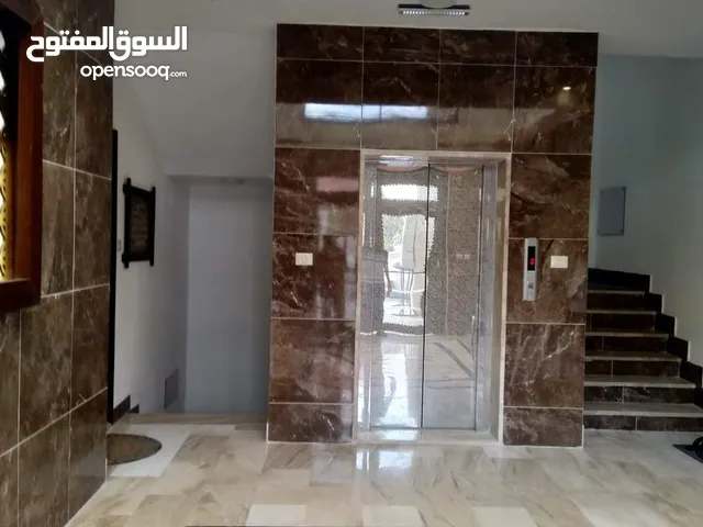 200 m2 3 Bedrooms Apartments for Sale in Amman Um El Summaq