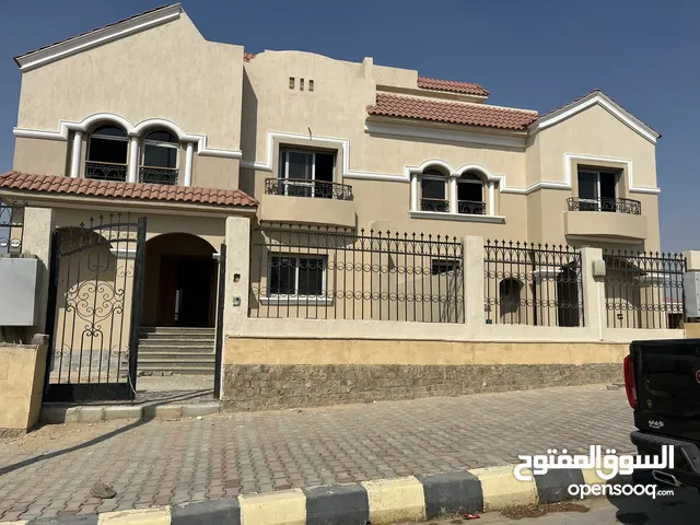 350m2 5 Bedrooms Villa for Sale in Giza Sheikh Zayed