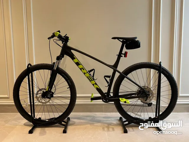 للبيع دراجة Trek Marlin 6 بحالة الوكالة موديل 2025