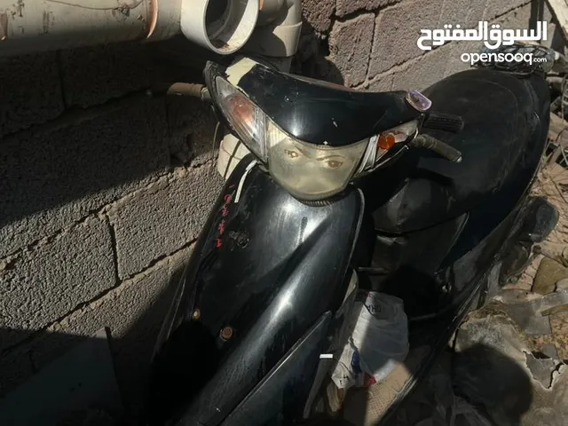 اسكوتر سوزوكي وال تشليح للبيع  موجود في عدن المنصورة بلوك 30