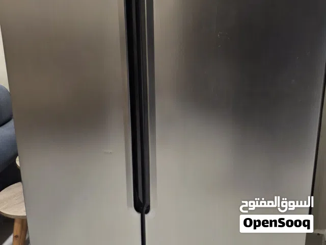 ثلاجة من شركة IZOLA