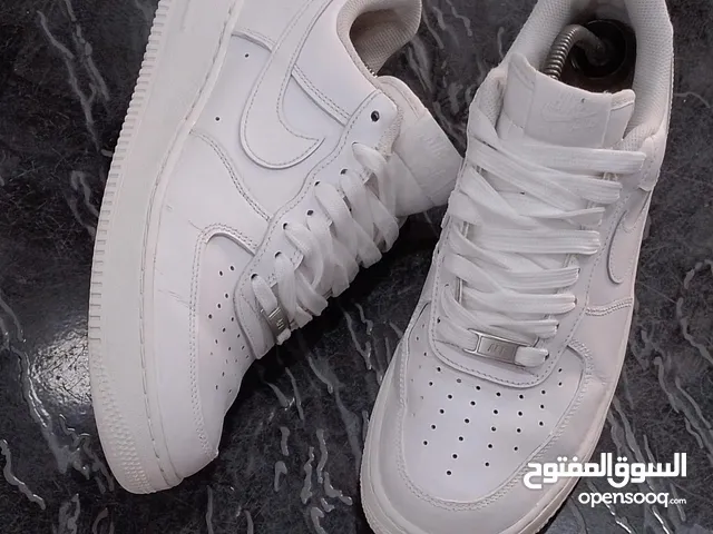 43 Sport Shoes in Amman