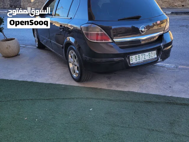 2007 أوبل استرا Design