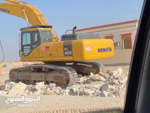 حفارا كوماتسو للبيع او الايجار