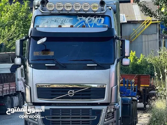 Tractor Unit Volvo 2010 in Sana'a