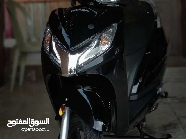 سكوتر هوندا اكتيفيا 125cc موديل 2023 ممشى 20000 ألف فقط