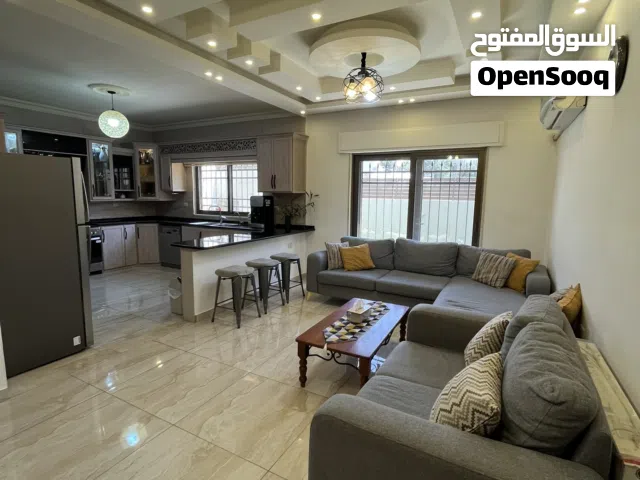 شقة شبه ارضي مهوية كامل بمساحة180 داخلي و ترس 200 خارجي بصويلح قرب اكاديمية بناة الغد للبيع