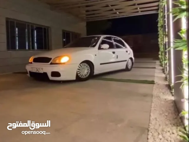دايو لانوس 2001