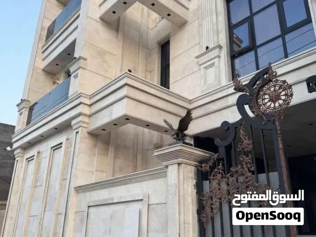 240 m2 More than 6 bedrooms Villa for Sale in Basra Dur Al-Qoudah