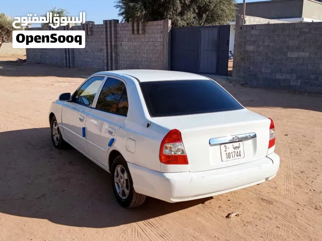 2004 هيونداي فيرنا EX