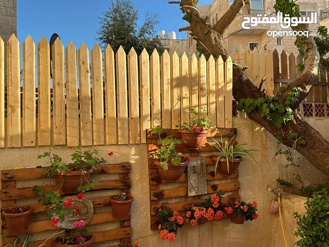 حربات خشب سويدي للديكور ورفع السور وعمل سياج خشب وعمل حواجز للاشجار والحدائق للبيع بأسعار مغرية