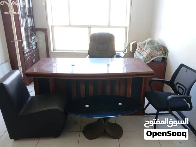 مكتب مدير عام فخم