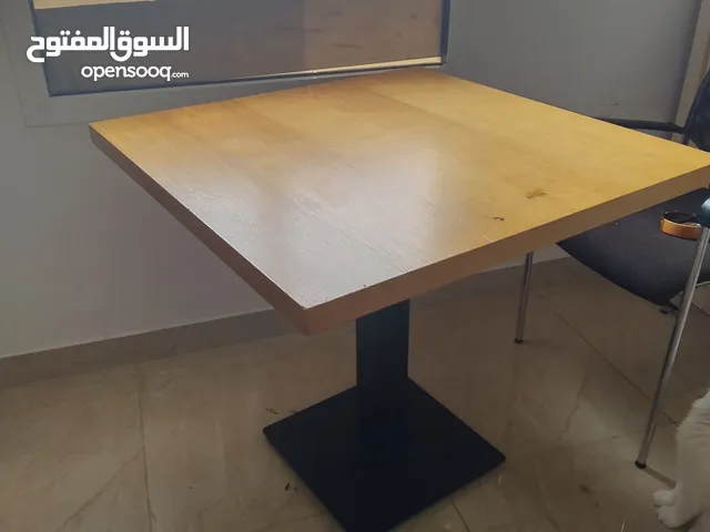 طاوله طعام قوية جداً للبيع بسبب السفر 10ريال  Very strong dining table for sale due to travel 10 riy