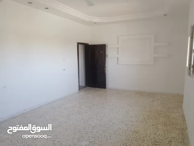 170 m2 2 Bedrooms Apartments for Rent in Tripoli Ain Zara