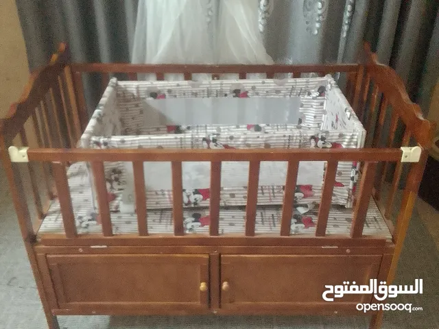 تخت بيبي للبيع