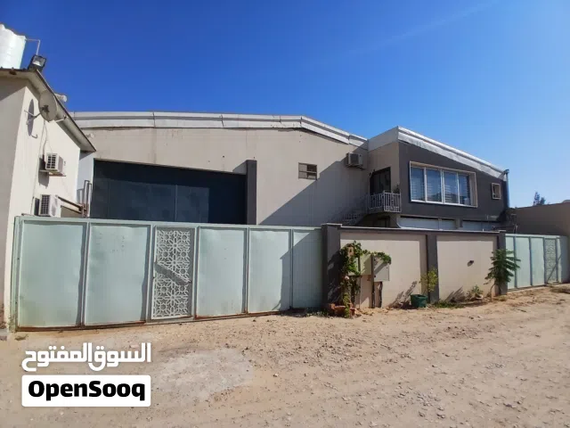 مخزن للإيجار