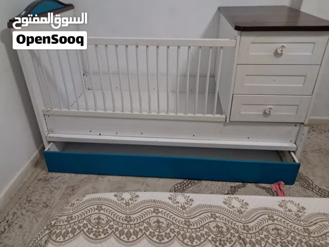 سرير بيبي مع وحده ادراج