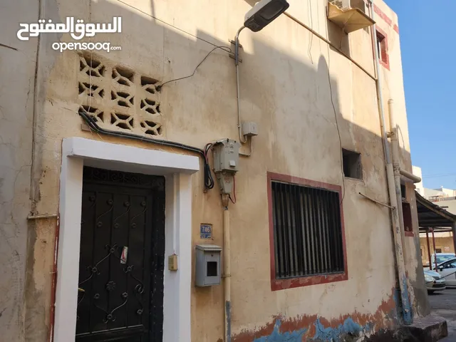 103m2 5 Bedrooms Townhouse for Sale in Muharraq Muharraq City