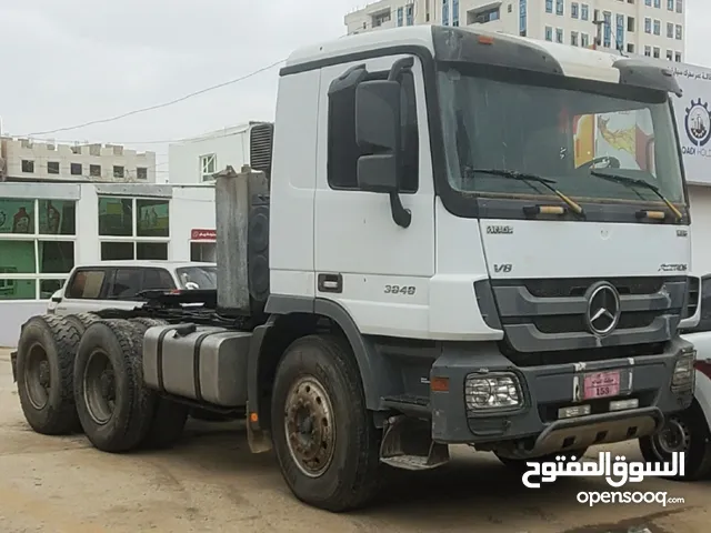 Flatbed Mercedes Benz 2014 in Sana'a
