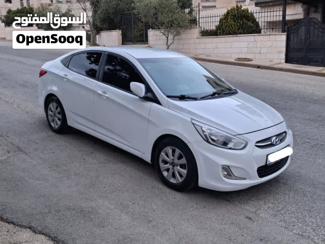 2017 هيونداي اكسنت Standard