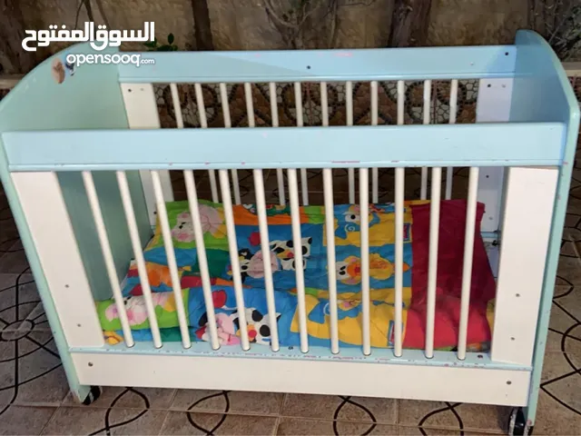سرير اطفال بحاله جيده جدا