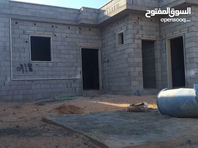 135m2 2 Bedrooms Townhouse for Sale in Sirte Hay Al-700