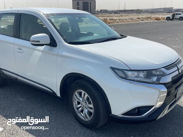 Mitsubishi Outlander 2019  2.4L 4WD  Excellent Condition  GCC Specs