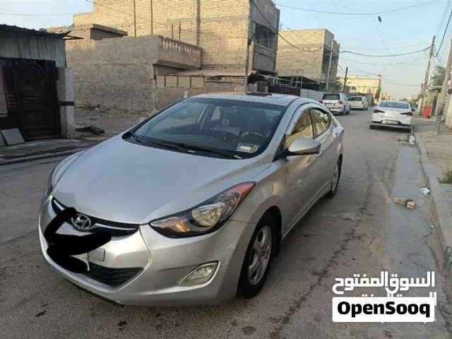 2012 Hyundai Elantra Standard