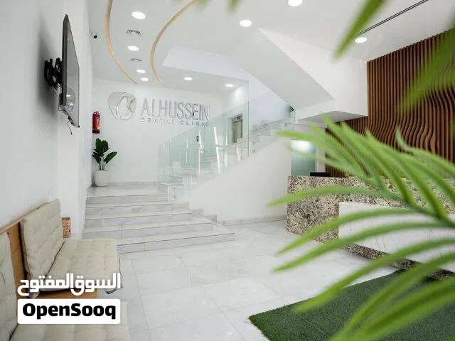 مجمع طبي للبيع